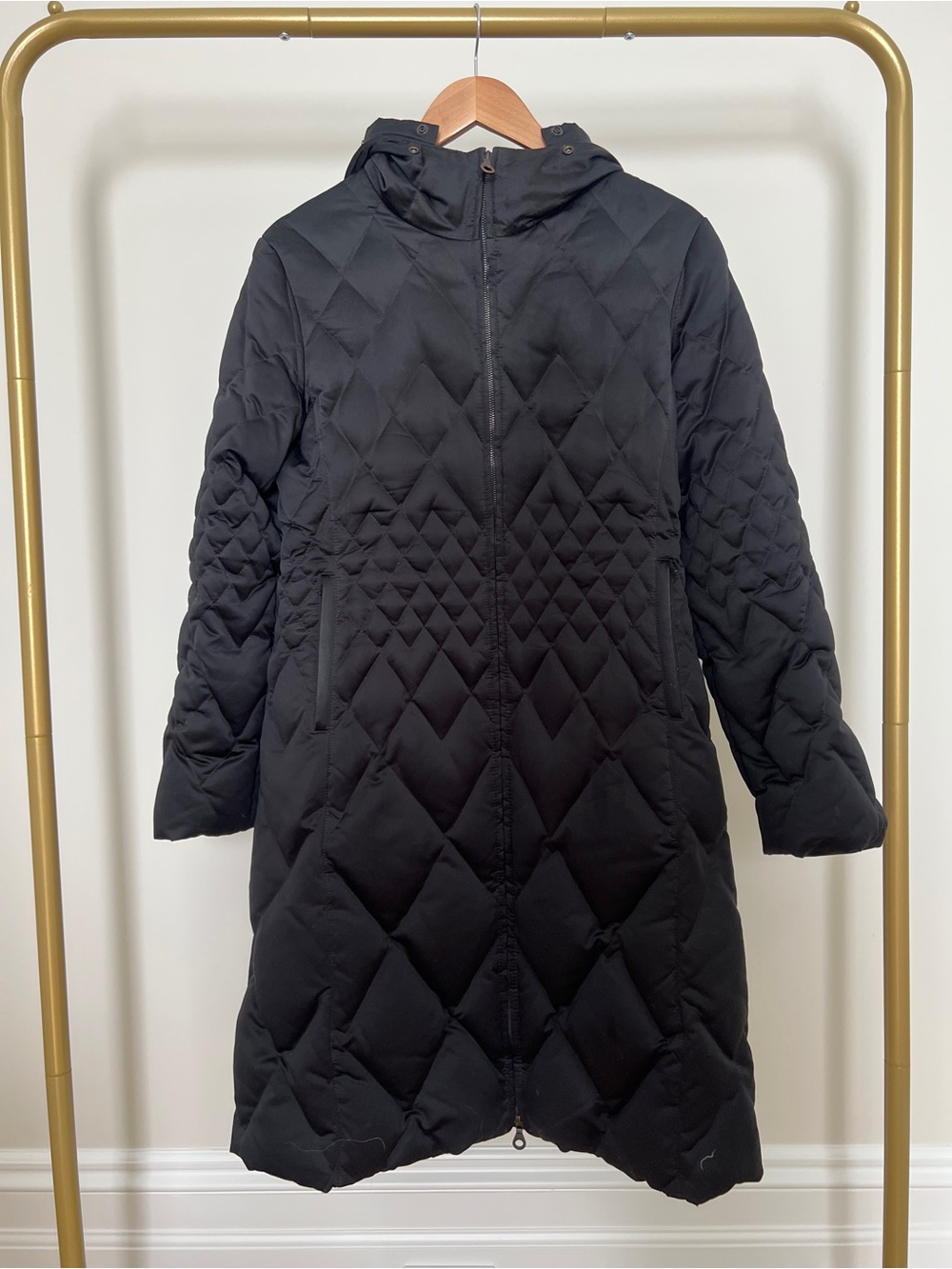Searle Women's Black Quilted Hooded Down Coat